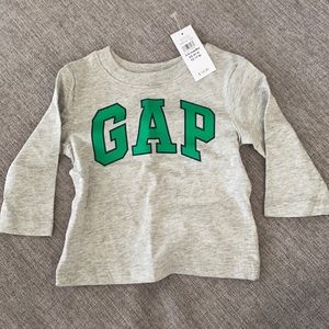 New Baby Gap long sleeve shirt. Size 3-6 months.